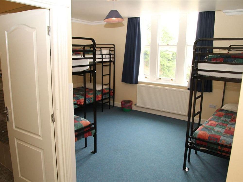 Alton Castle Centre Hostel Exterior photo