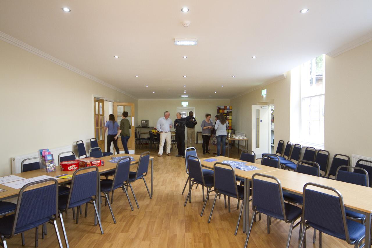 Alton Castle Centre Hostel Exterior photo